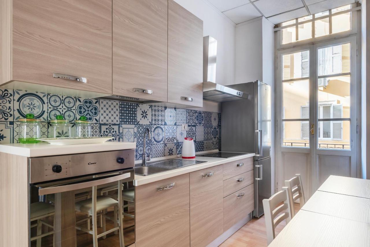 Residence Borgognoni Apartments Рим Екстер'єр фото