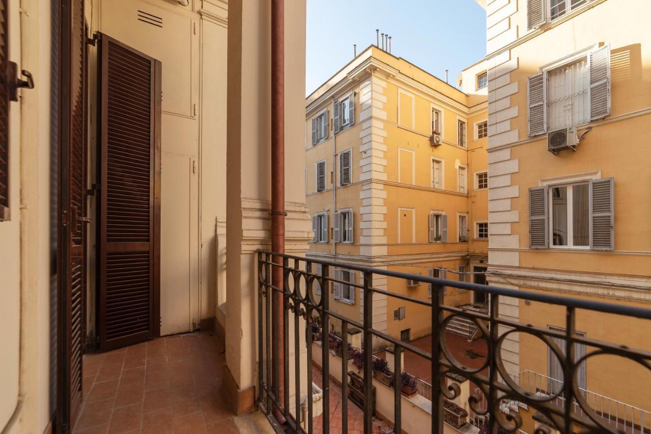Residence Borgognoni Apartments Рим Екстер'єр фото