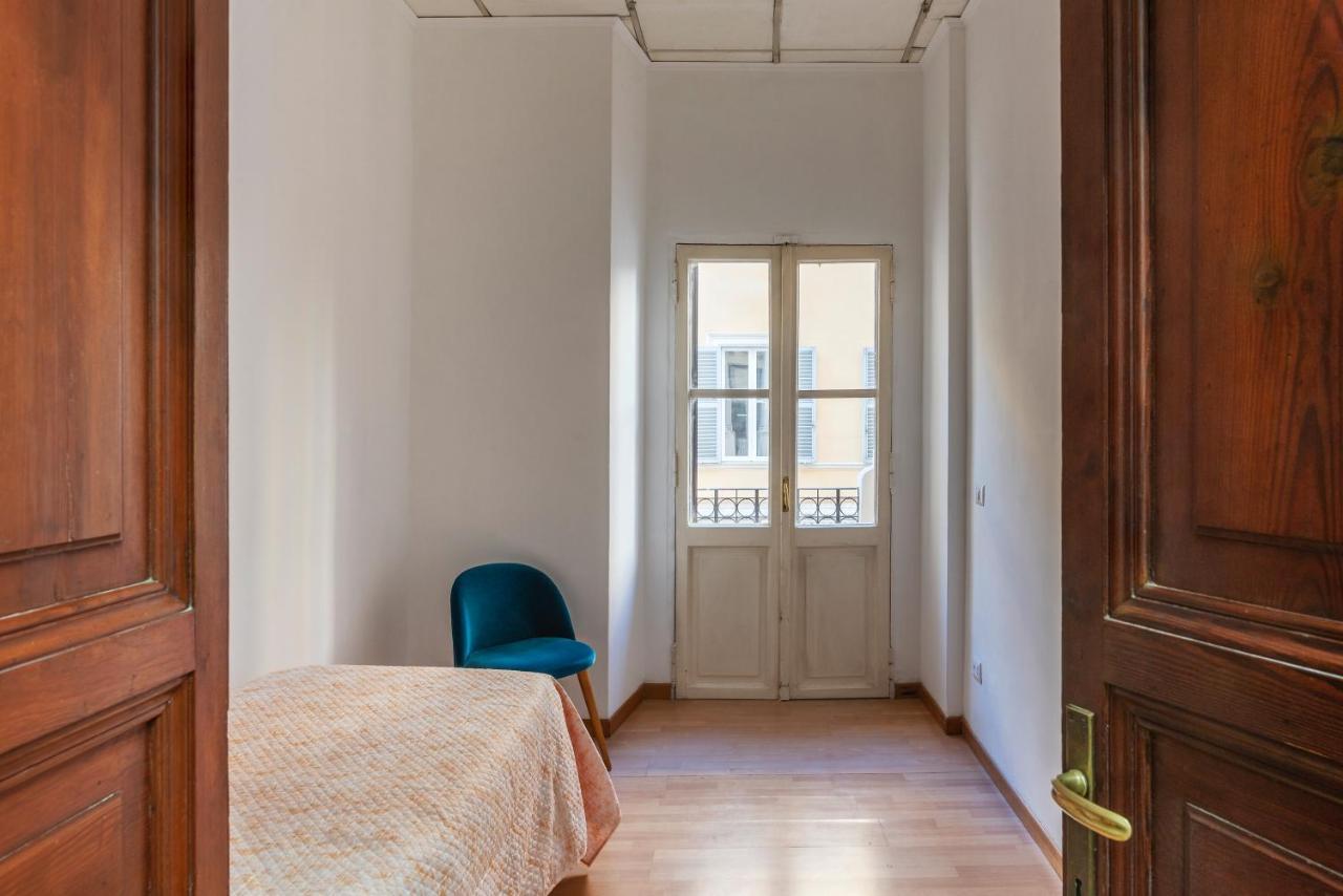 Residence Borgognoni Apartments Рим Екстер'єр фото