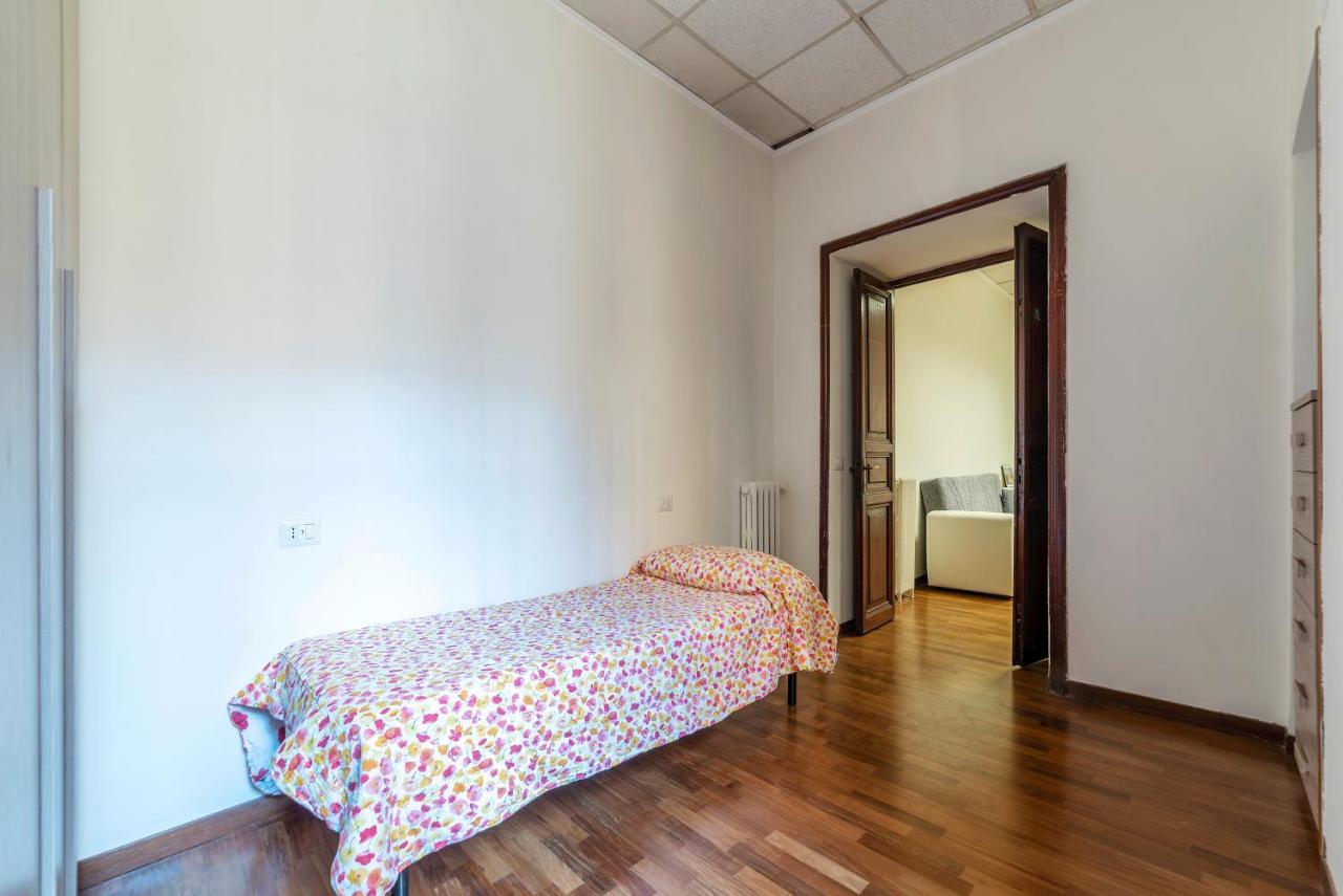 Residence Borgognoni Apartments Рим Екстер'єр фото