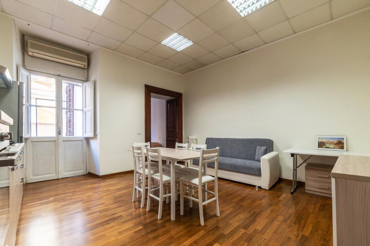 Residence Borgognoni Apartments Рим Екстер'єр фото