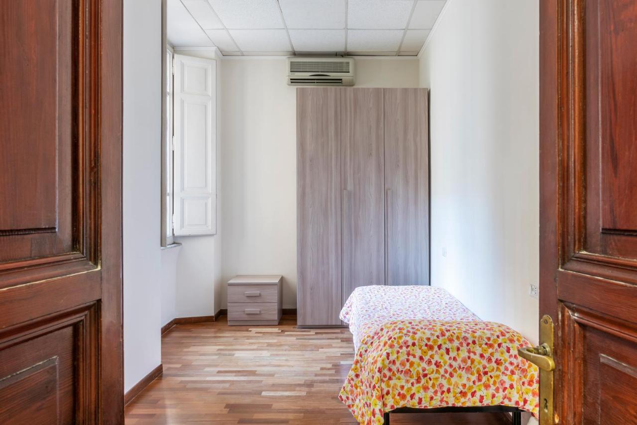 Residence Borgognoni Apartments Рим Екстер'єр фото