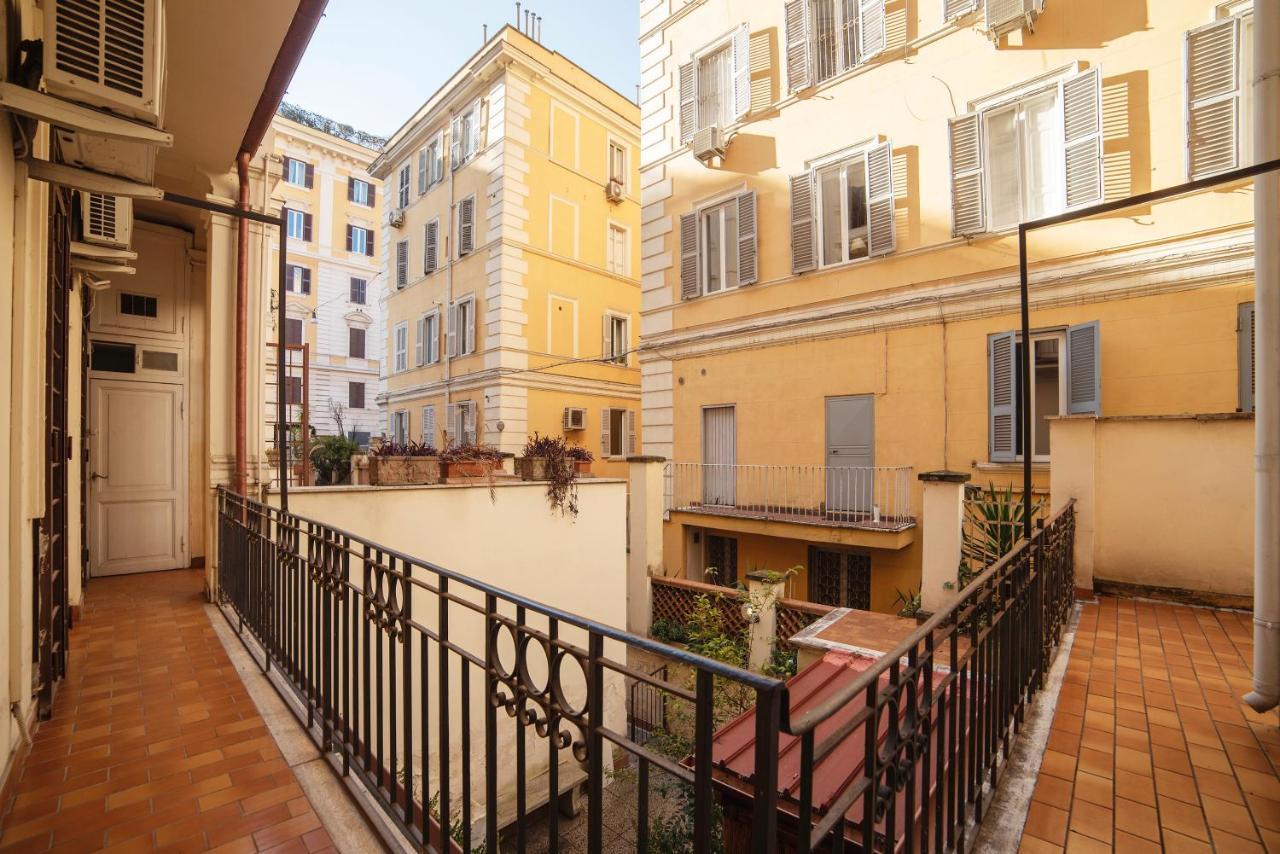 Residence Borgognoni Apartments Рим Екстер'єр фото