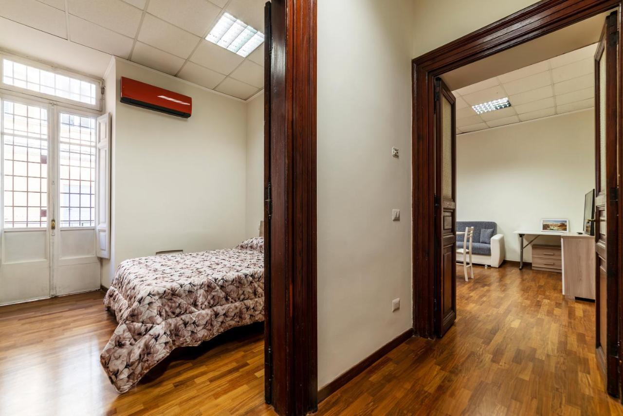 Residence Borgognoni Apartments Рим Екстер'єр фото