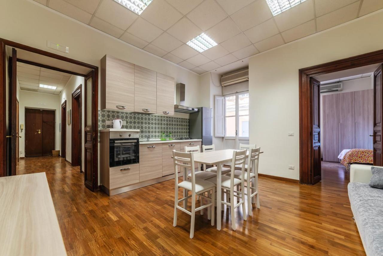 Residence Borgognoni Apartments Рим Екстер'єр фото