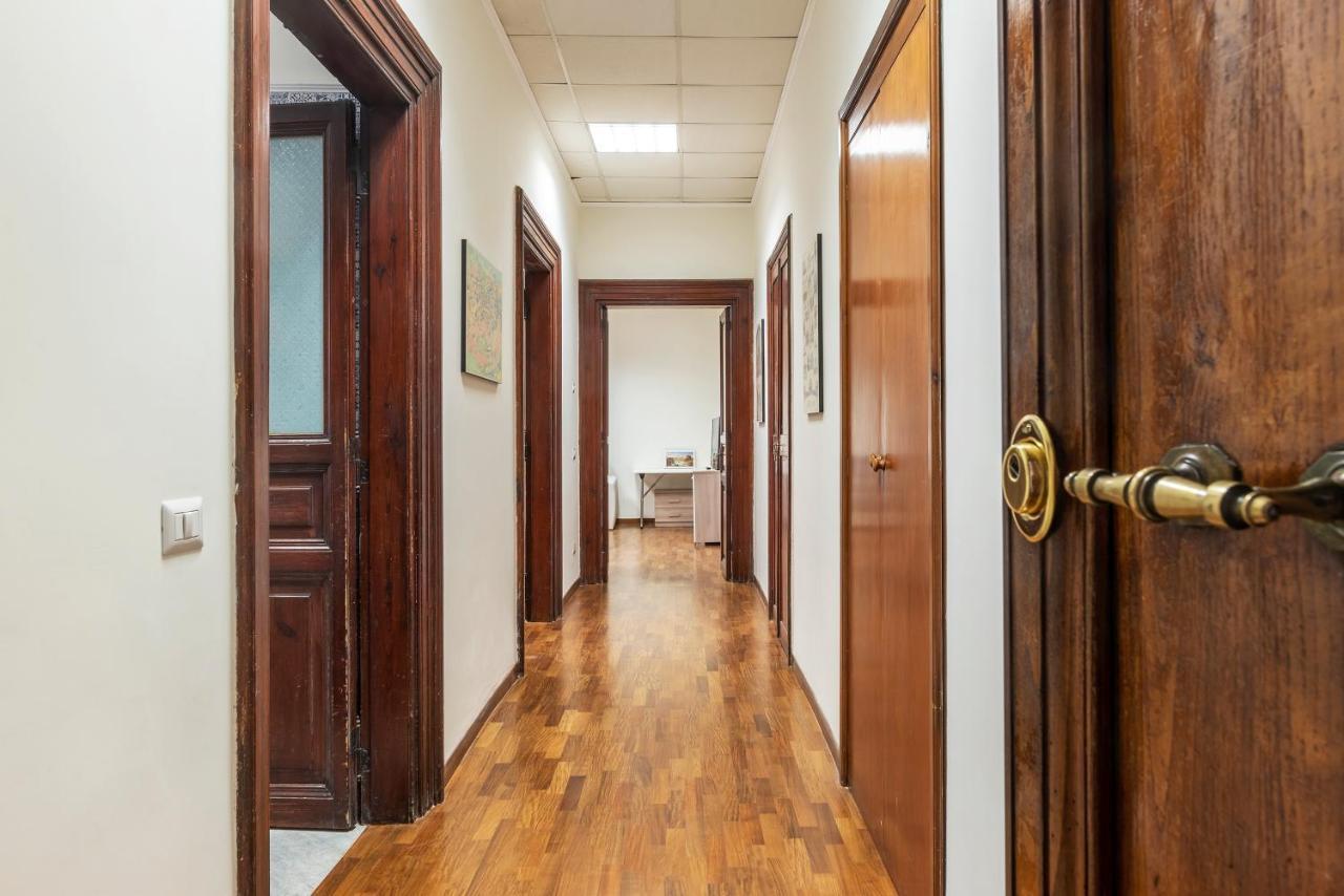 Residence Borgognoni Apartments Рим Екстер'єр фото